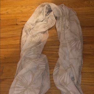 Gorgeous India hicks scarf